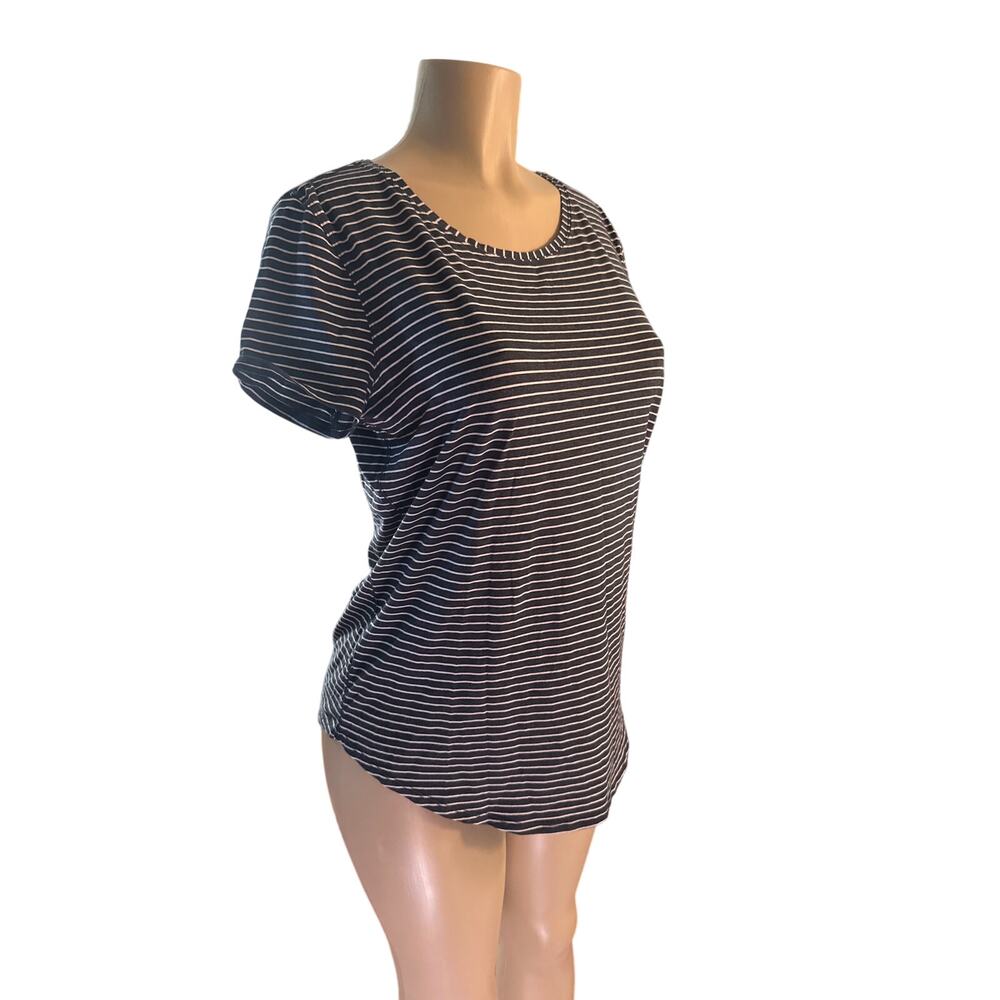 Women 8 Lululemon Gray White Stripe Short Sleeved Tee T-Shirt Top Stretchy Soft